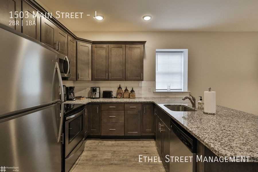 1503 Main St #J - Photo 3 of 26