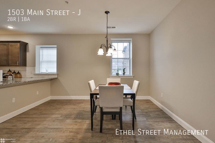 1503 Main St #J - Photo 4 of 26