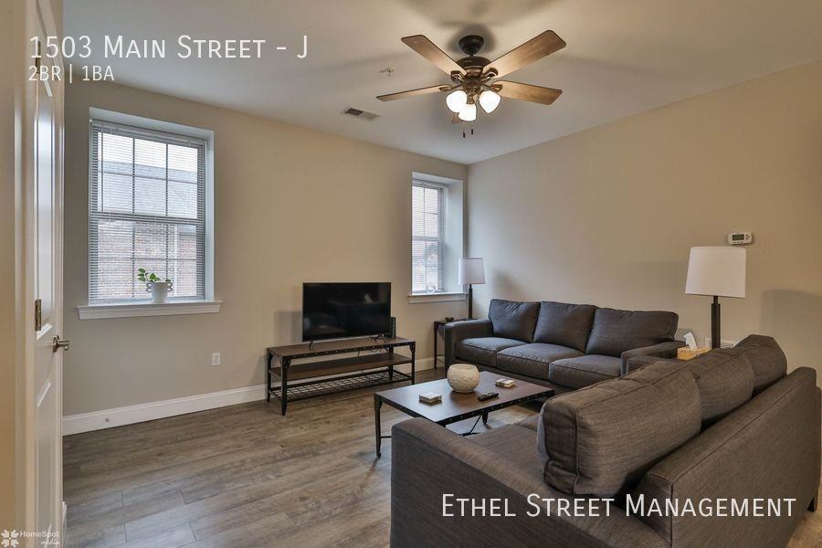 1503 Main St #J - Photo 6 of 26