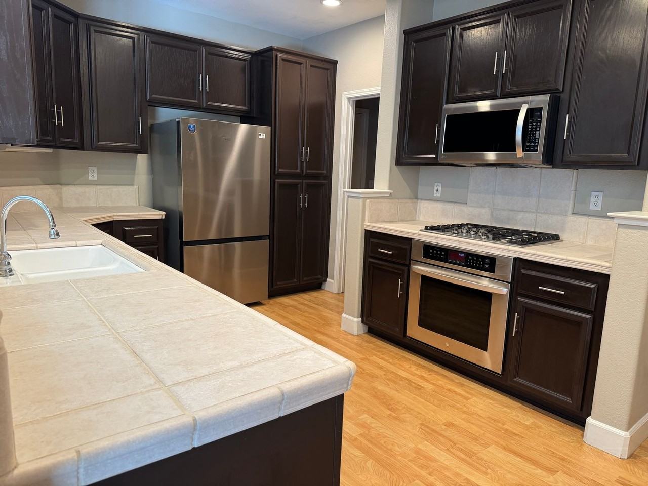 576 Sutherland Ranch Ln - Photo 6 of 24