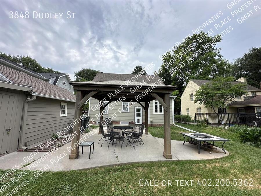 3848 Dudley St - Photo 5 of 39