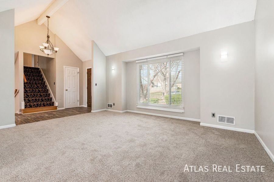 1009 Ne 99th St - Photo 3 of 25