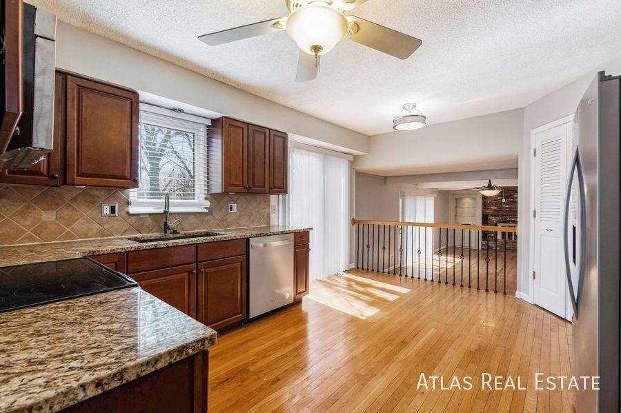 1009 Ne 99th St - Photo 6 of 25
