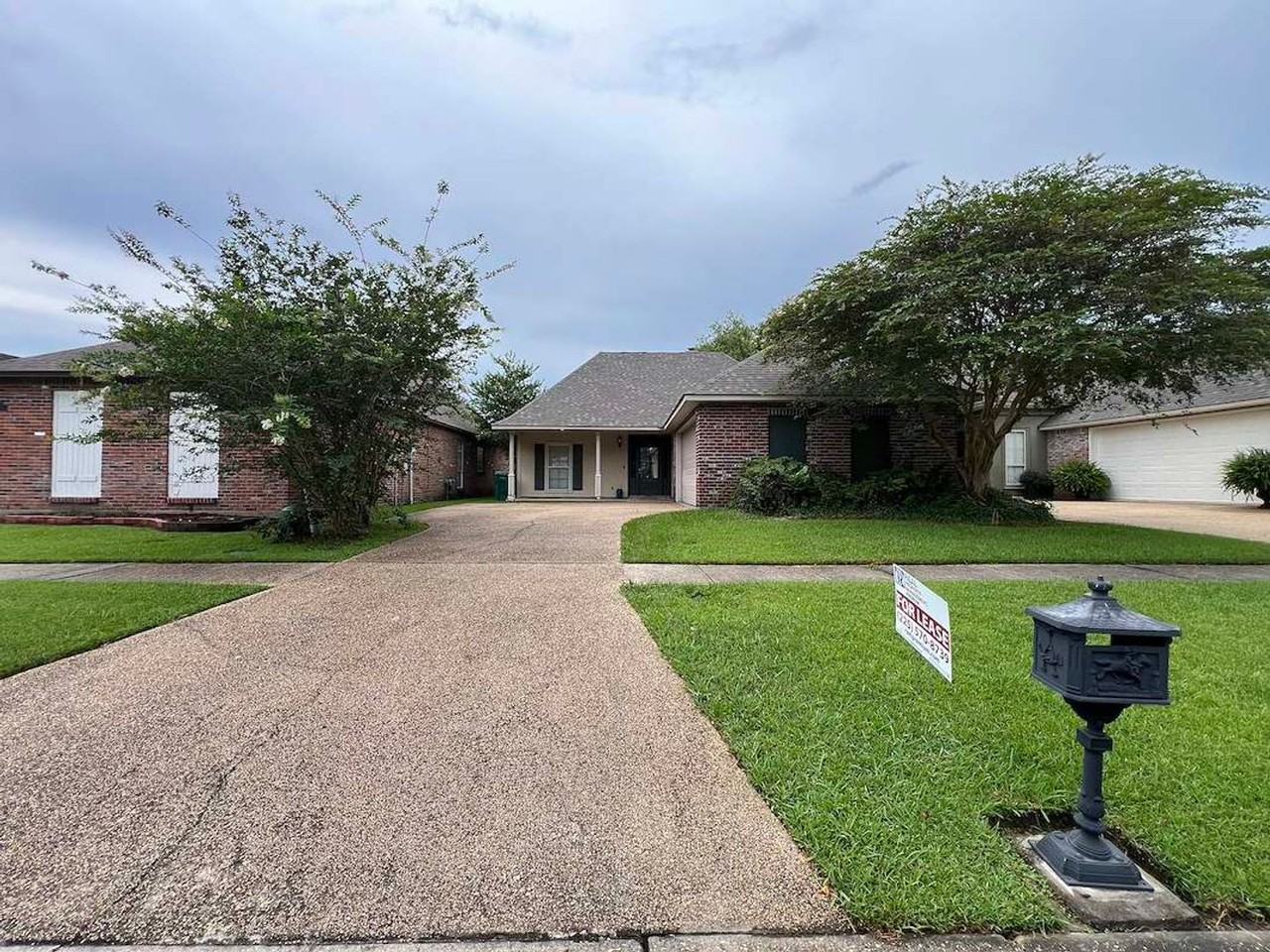 3995 Water Oak Dr - Photo 2 of 25