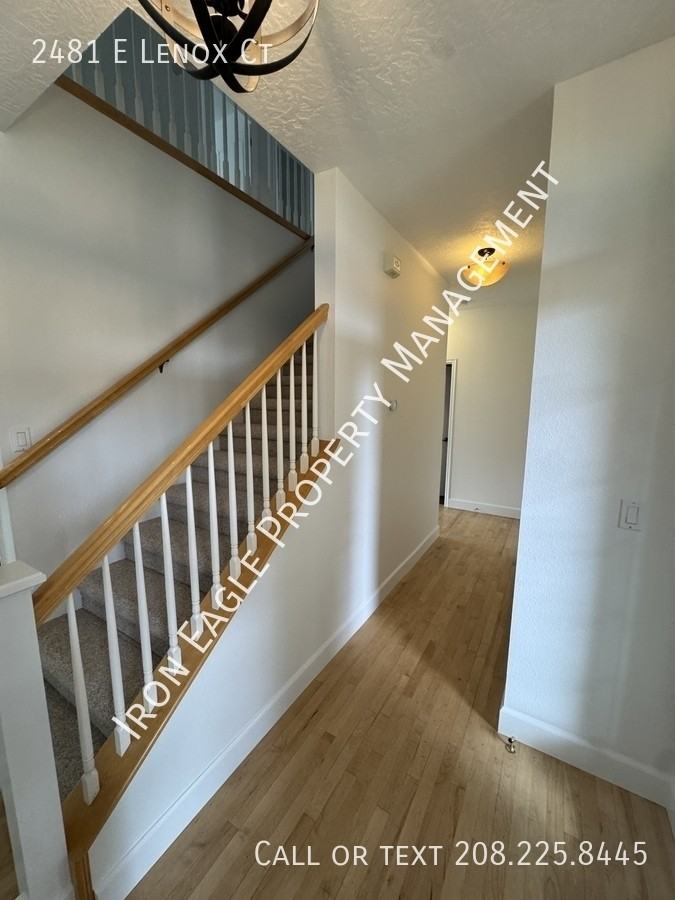2481 E Lenox Ct - Photo 2 of 18