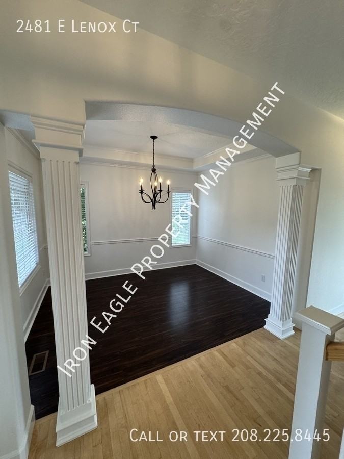 2481 E Lenox Ct - Photo 3 of 18