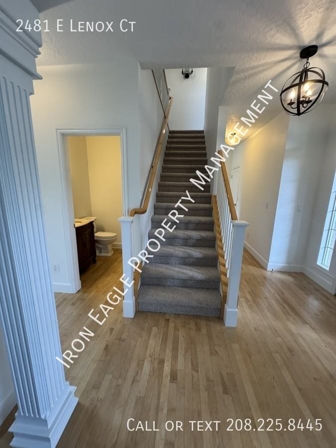 2481 E Lenox Ct - Photo 4 of 18