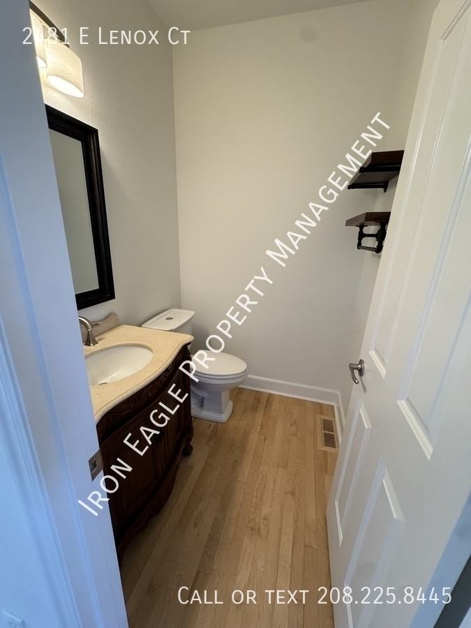 2481 E Lenox Ct - Photo 5 of 18