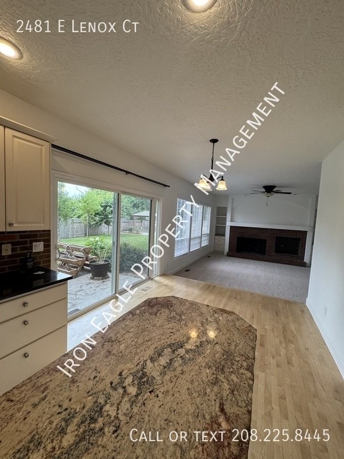 2481 E Lenox Ct - Photo 7 of 18