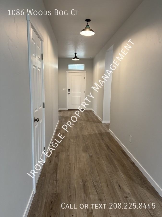 1086 Woods Bog Ct - Photo 2 of 28