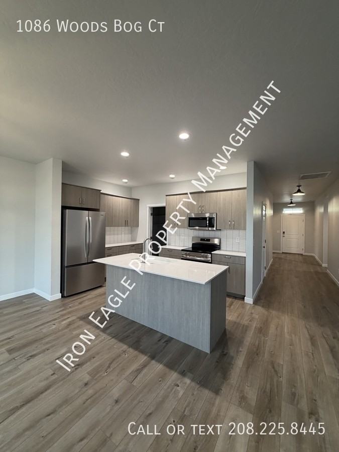 1086 Woods Bog Ct - Photo 3 of 28