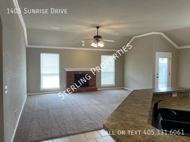 1405 Sunrise - Photo 3 of 31