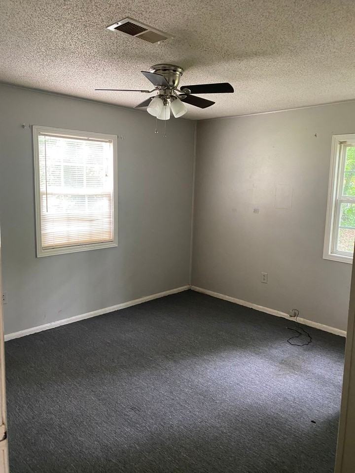 4889 Montgomery Rd - Photo 5 of 8