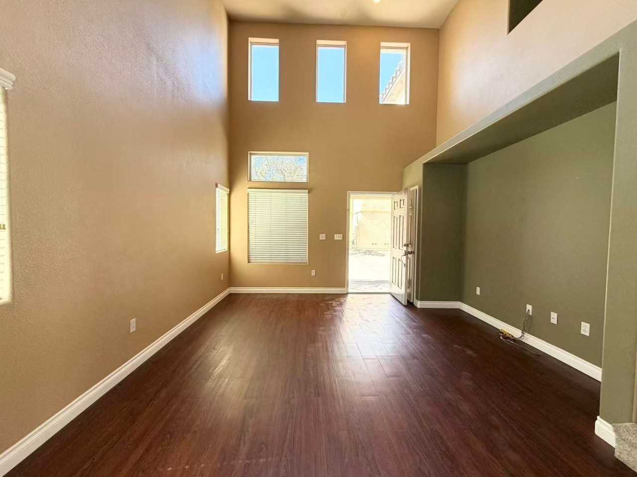 3925 Philomena St - Photo 3 of 19