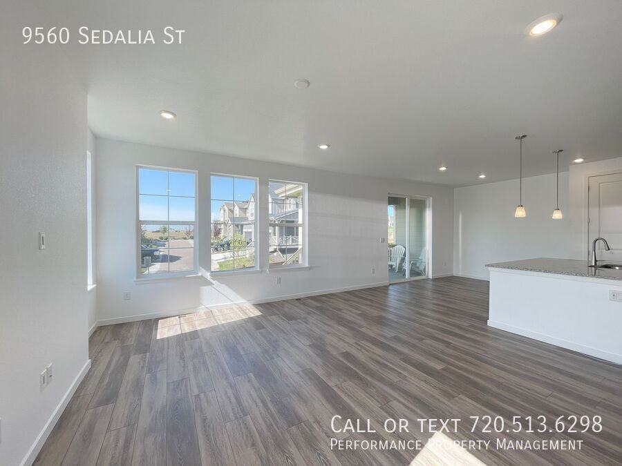 9560 Sedalia St - Photo 4 of 24