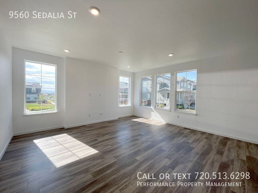 9560 Sedalia St - Photo 6 of 24
