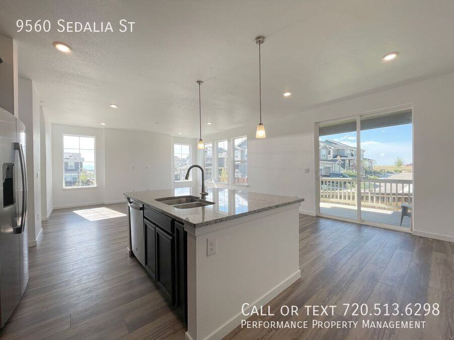 9560 Sedalia St - Photo 7 of 24