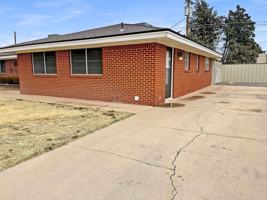 featured image of 2612 E Sunset Cir