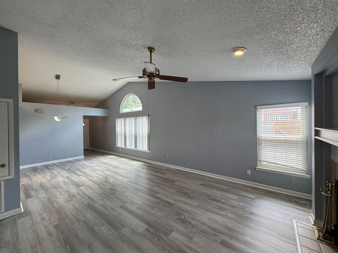3117 Bridgeford Dr - Photo 5 of 23