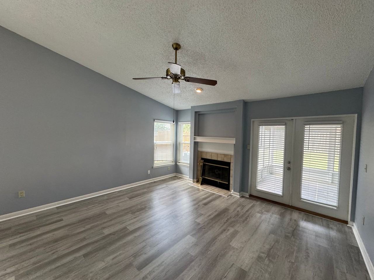 3117 Bridgeford Dr - Photo 7 of 23
