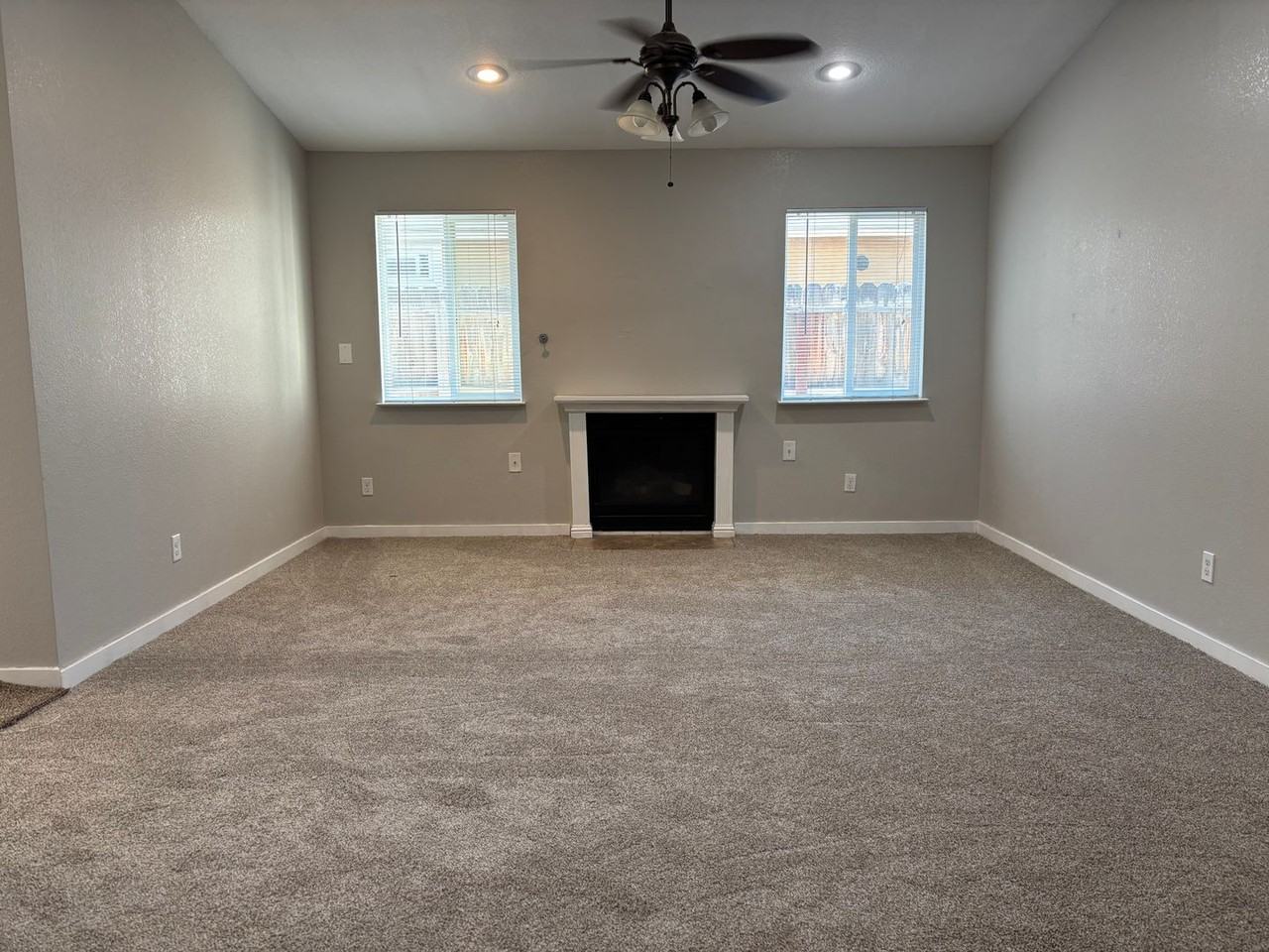 4436 N Wheeler Ave - Photo 5 of 12