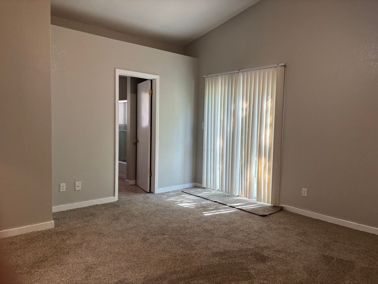 4436 N Wheeler Ave - Photo 7 of 12