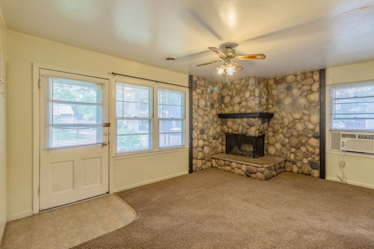 2204 Green Ave - Photo 2 of 15