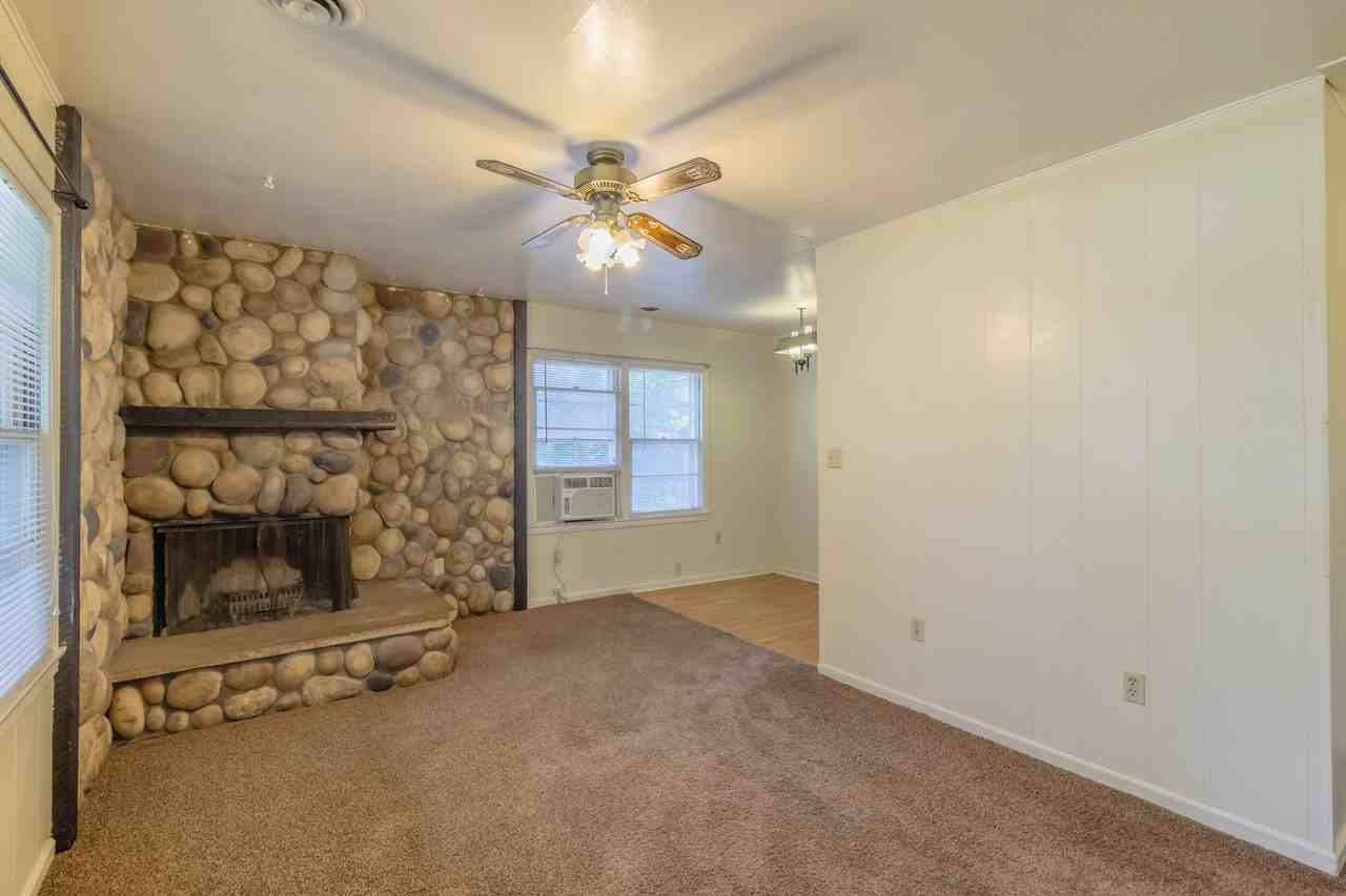2204 Green Ave - Photo 3 of 15