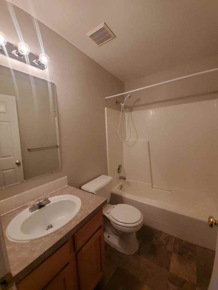 1003 Gold Creek Dr - Photo 6 of 7