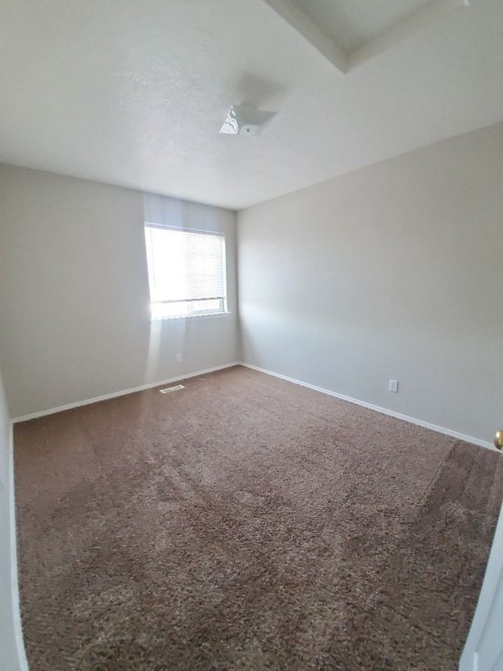 1003 Gold Creek Dr - Photo 7 of 7