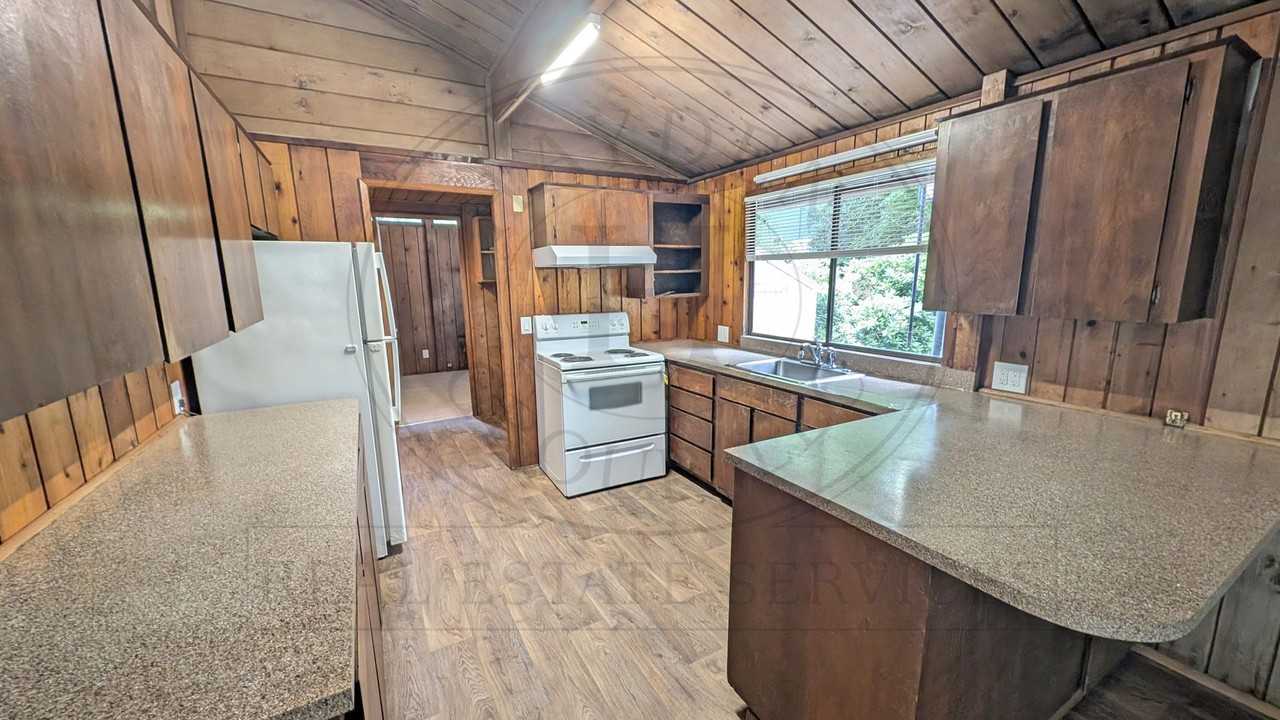 11185 Sw Hall Blvd - Photo 6 of 15