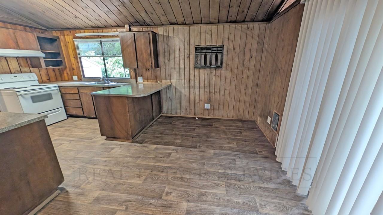 11185 Sw Hall Blvd - Photo 7 of 15