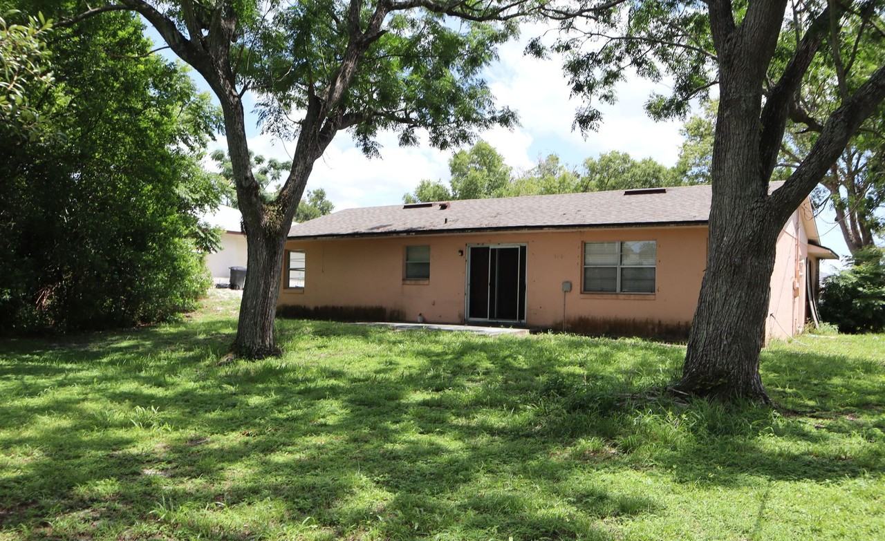1582 Lavilla St - Photo 2 of 18