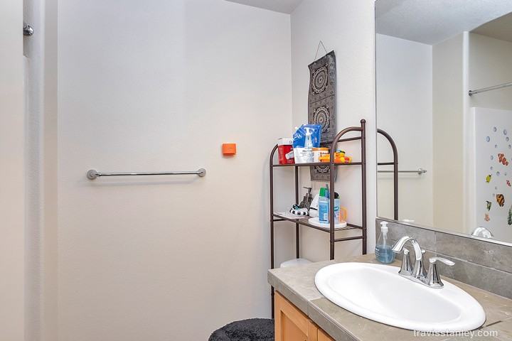 8836 Ne Brentford Way - Photo 7 of 17