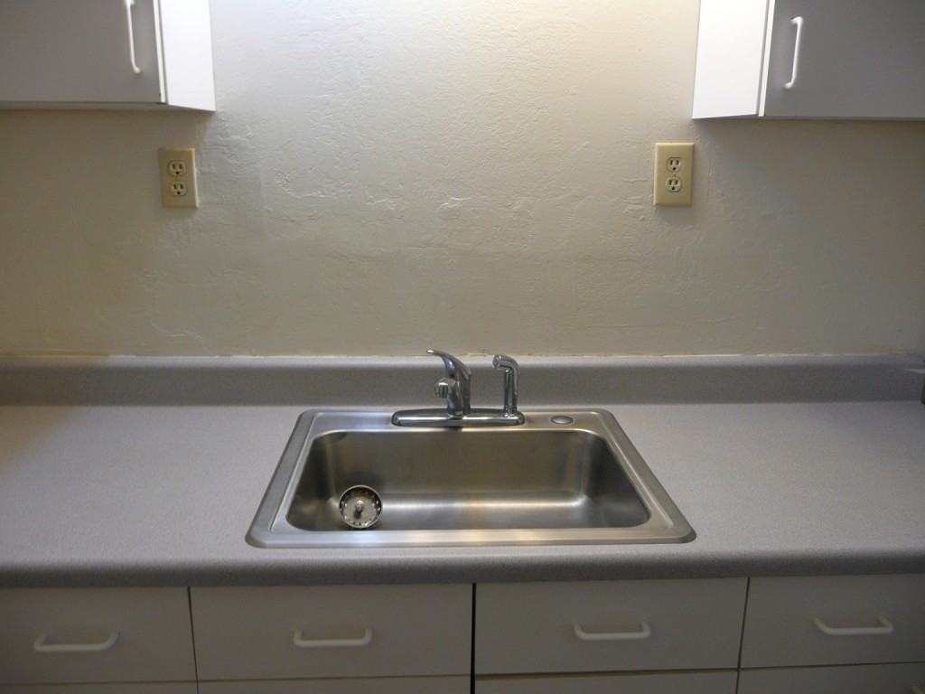 1205 Duke Dr - Photo 3 of 28