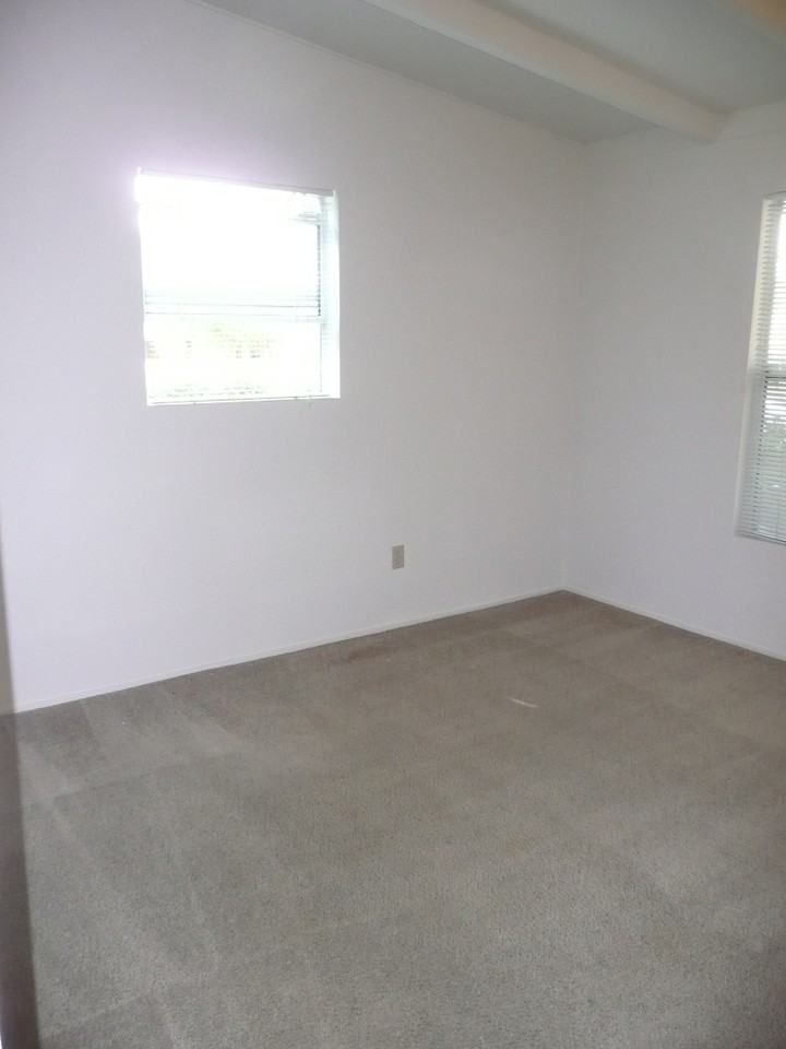 1205 Duke Dr - Photo 4 of 28