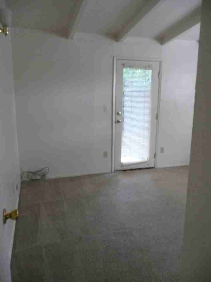 1205 Duke Dr - Photo 5 of 28