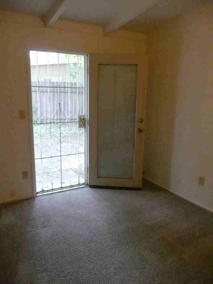 1205 Duke Dr - Photo 7 of 28