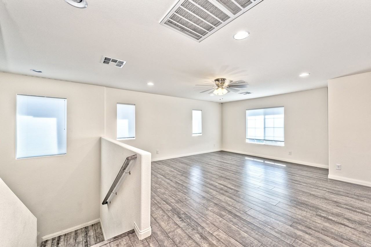 4536 Eagle Nest Peak St - Photo 6 of 18
