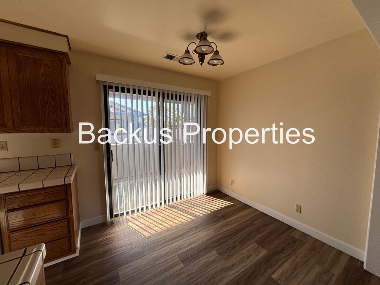 1054 Padre Dr - Photo 5 of 20