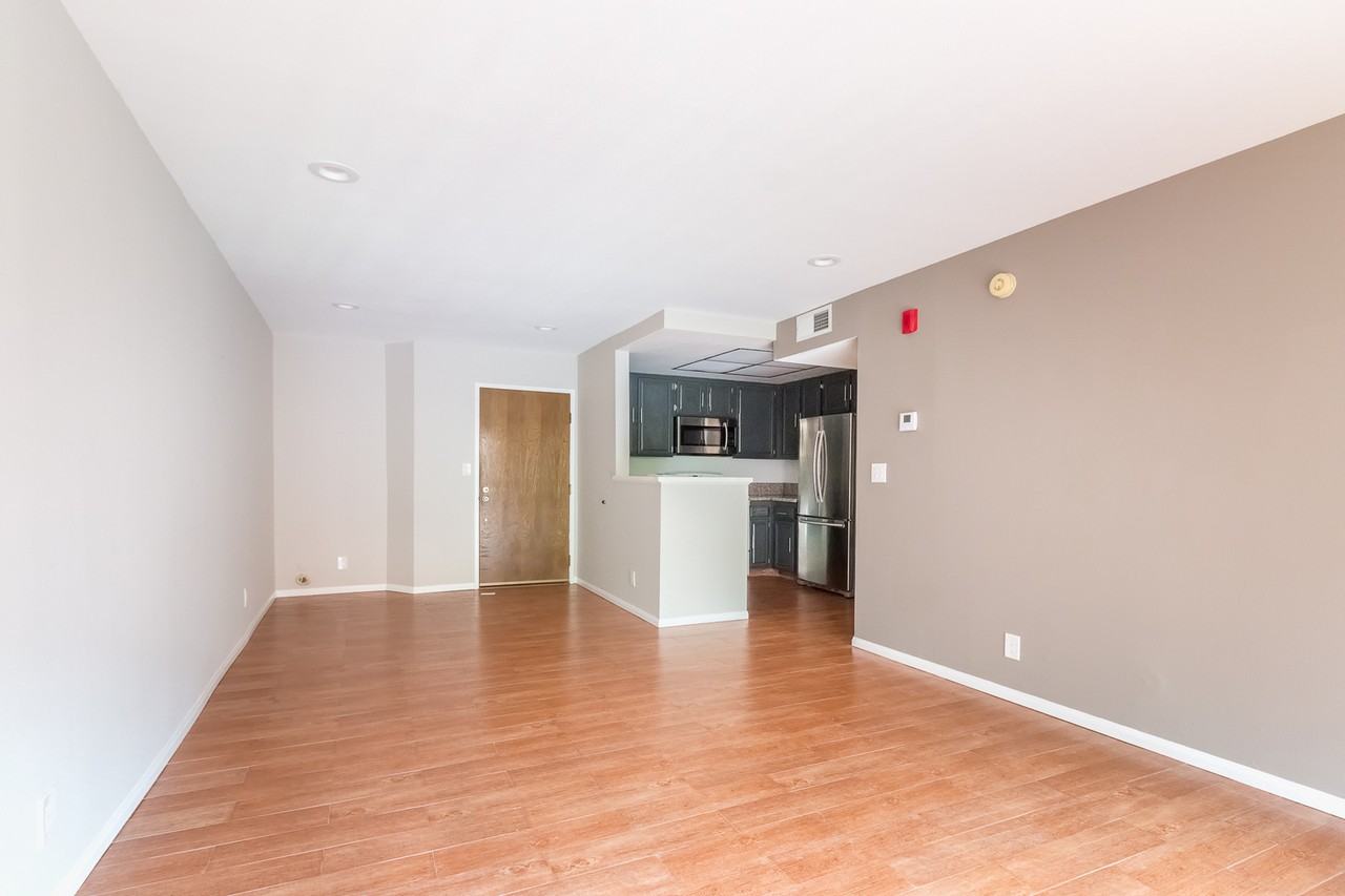 22100 Burbank Blvd #267 - Photo 4 of 7