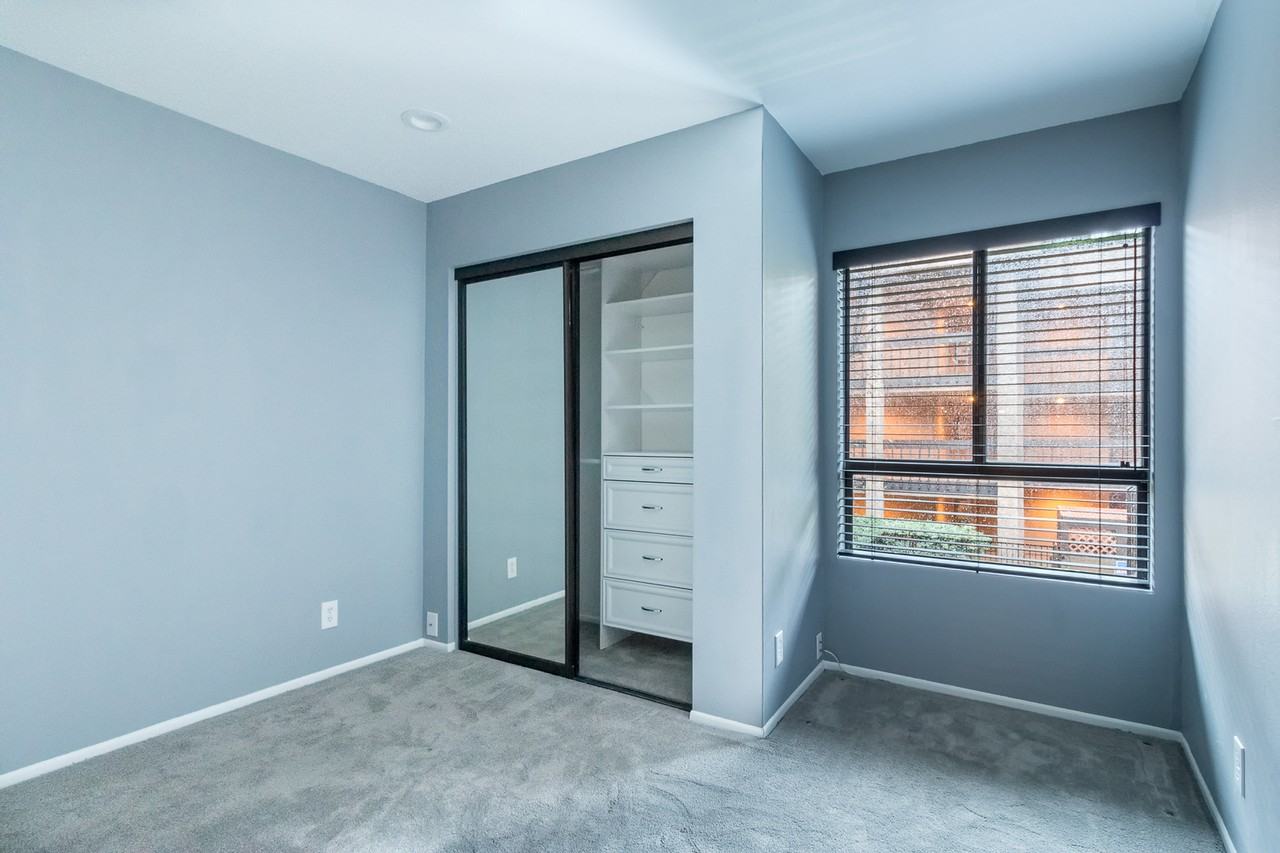 22100 Burbank Blvd #267 - Photo 6 of 7