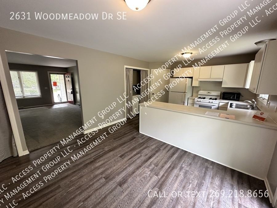 2631 Woodmeadow Dr Se - Photo 6 of 32