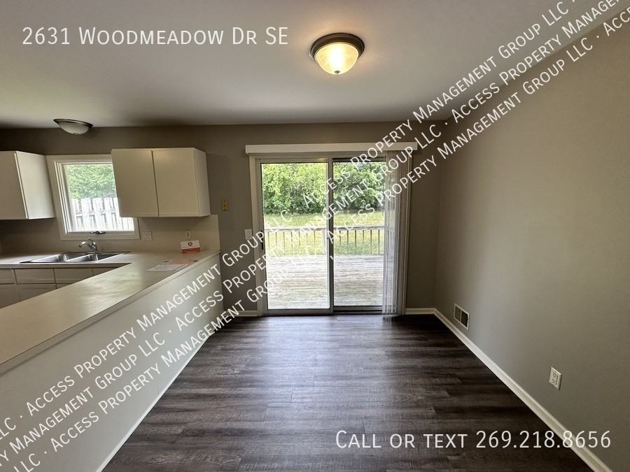 2631 Woodmeadow Dr Se - Photo 7 of 32