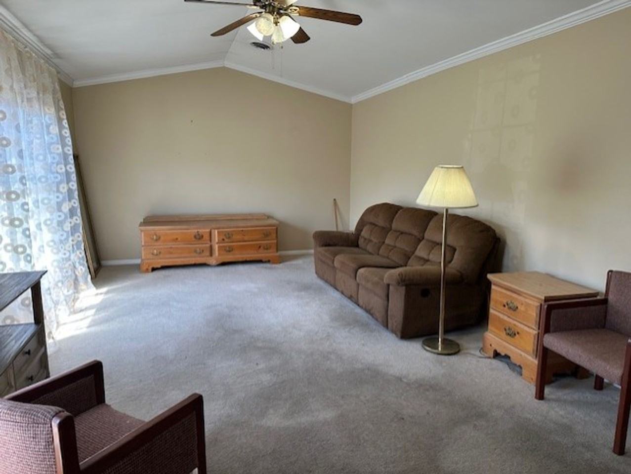 24 Mel Ron Ct - Photo 2 of 17