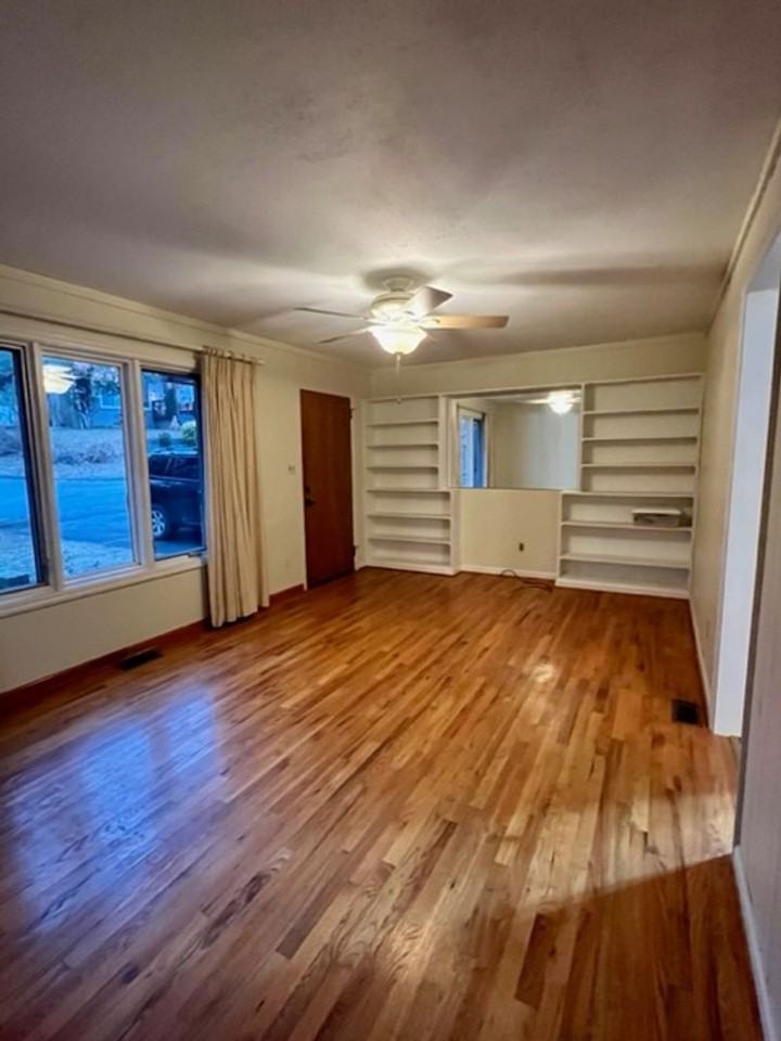 17 Alexander St - Photo 7 of 21