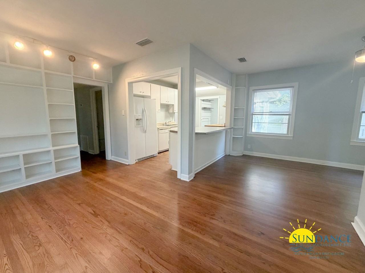 339 Brooks St Se - Photo 5 of 17