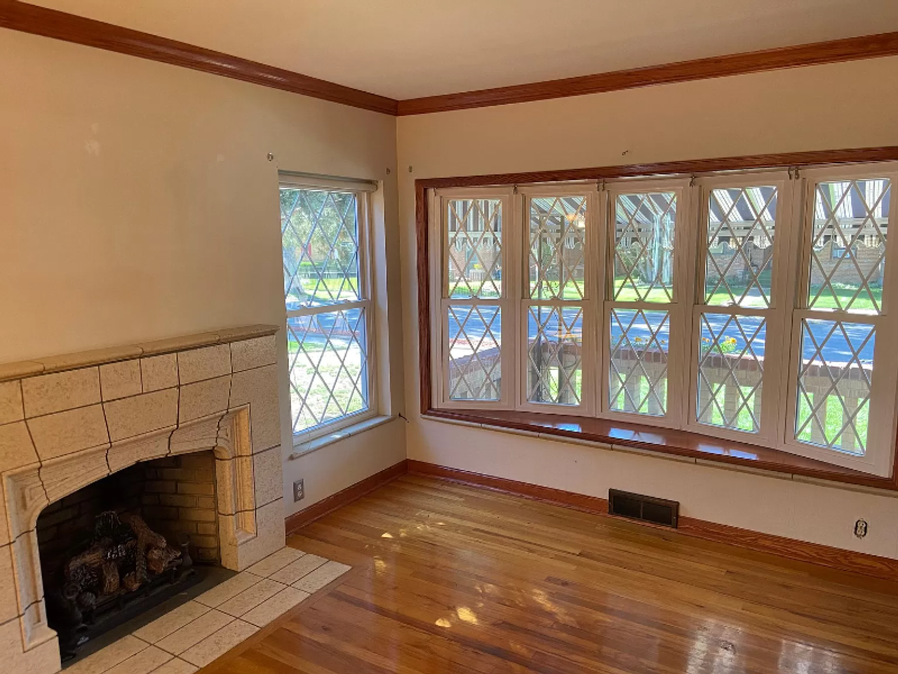 420 W 3rd Ave - Photo 5 of 15