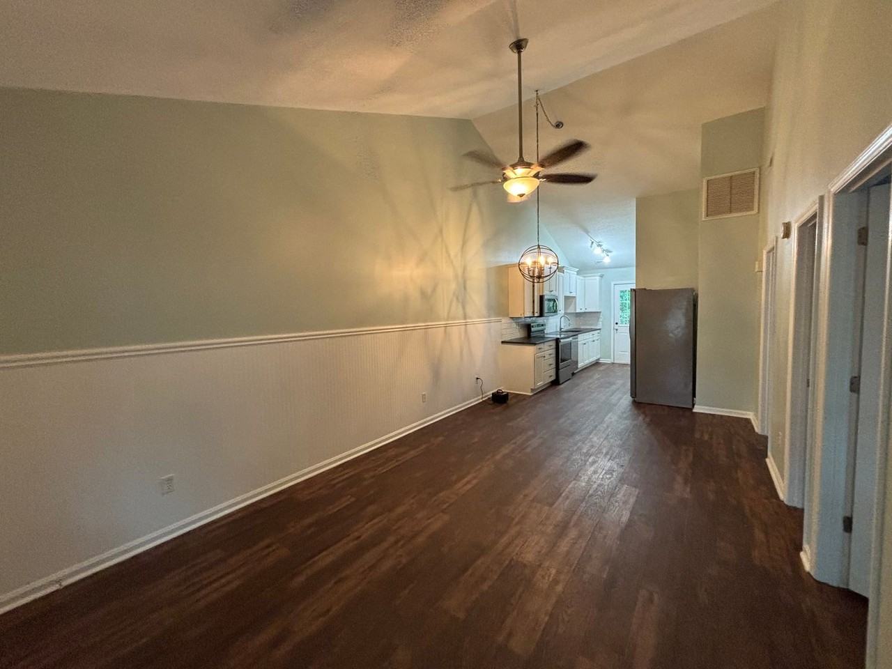 5202 Fox Ct - Photo 4 of 21