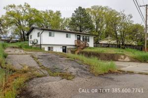featured image of 1641 Sandhill Rd